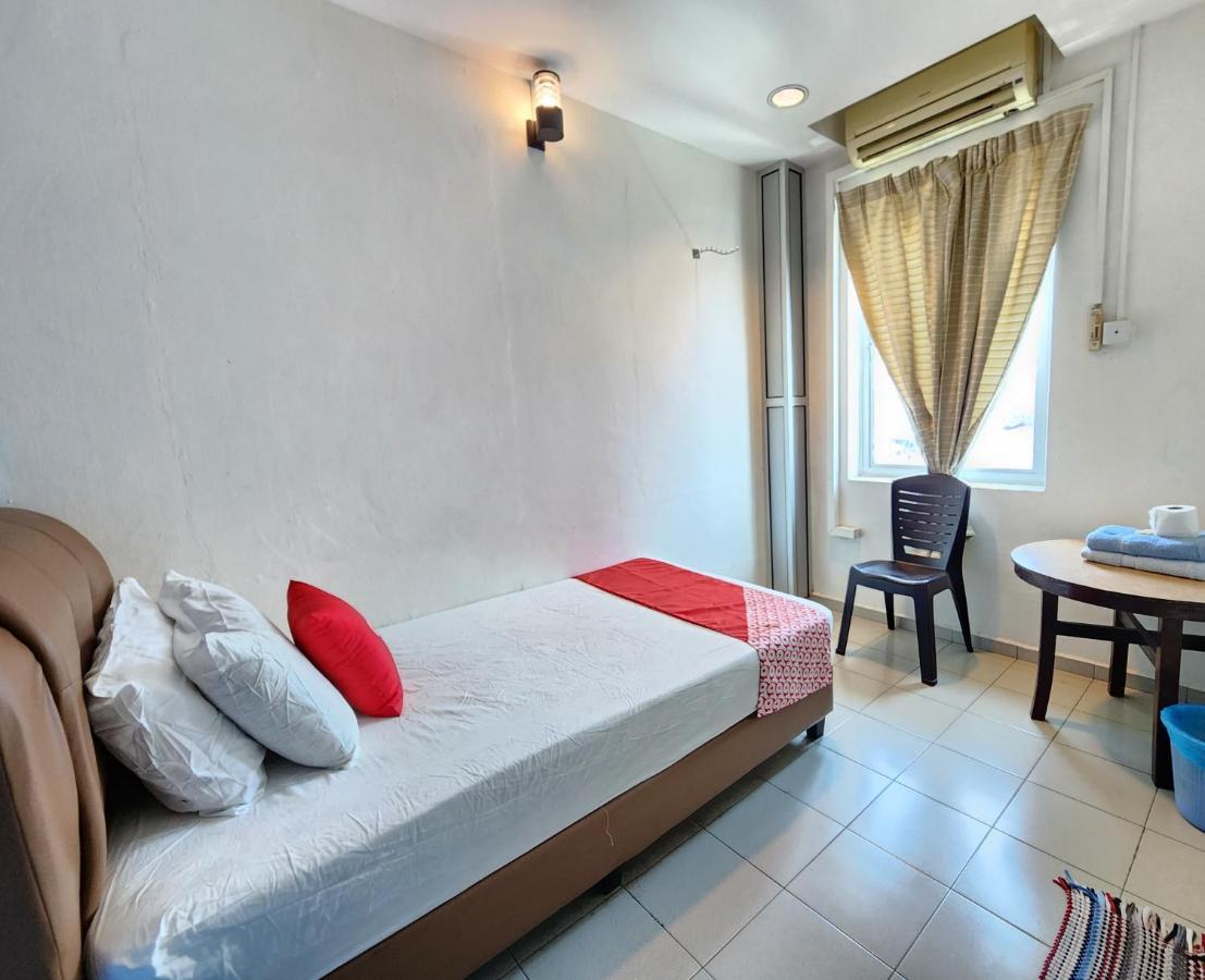 Oyo 90743 Hotel Ban Cheong Kangar Exterior foto
